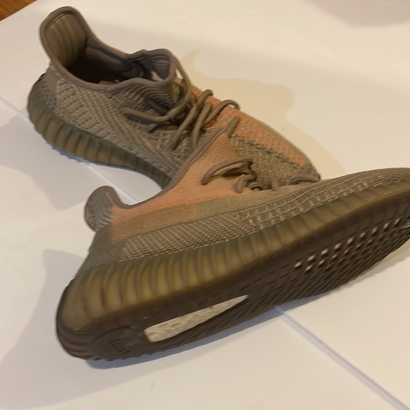Adidas Yeezy Boost 350 V2 Sand Taupe - Picture 3 of 3